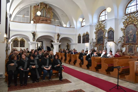Společné zpívání s Cantus Feminae z Nechanic 15.10.2017 – fotografie 2